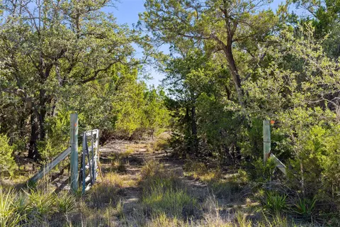1770 Divide Pass, Blanco, TX 78606 photo 4