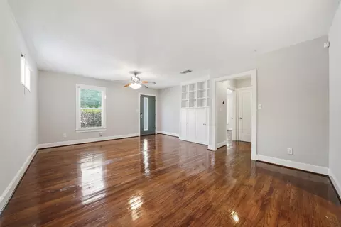9504 N Creek Dr, Austin, TX 78753