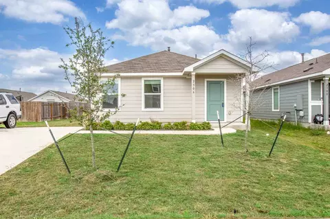 2306 Tornado Aly, Lockhart, TX 78644