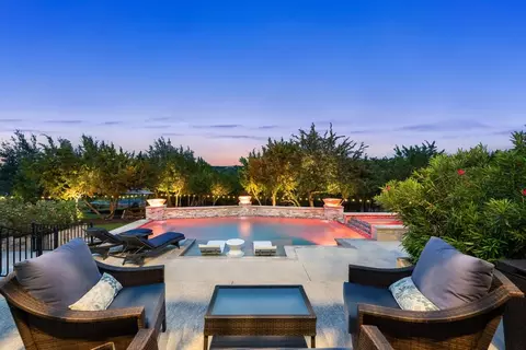 215 Lodestone Ln, Austin, TX 78738