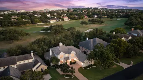 34 Tiburon Dr, The Hills, TX 78738