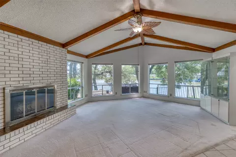 104 Bluebird Ln, Highland Haven, TX 78654