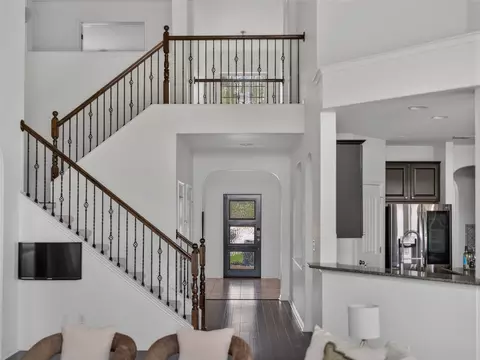 700 Ledge Stone Dr, Austin, TX 78737