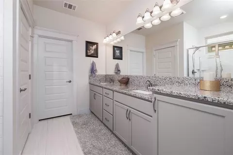 Bath - 1724 Rowdy Loop, Leander, TX 78641 photo 3 of 7