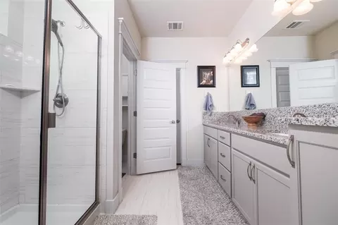 Bath - 1724 Rowdy Loop, Leander, TX 78641 photo 1 of 7