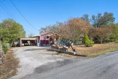 1107 Sturgis St, Taylor, TX 76574