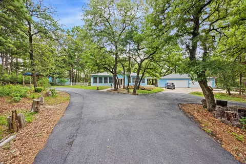 222 Pony Express Dr, Smithville, TX 78957