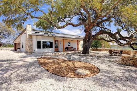 1668 Rocky Rd, Blanco, TX 78606