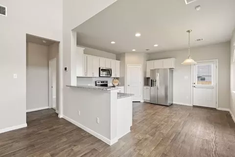 Entry Way - 102 Ashford Way, Georgetown, TX 78626 photo 2 of 4