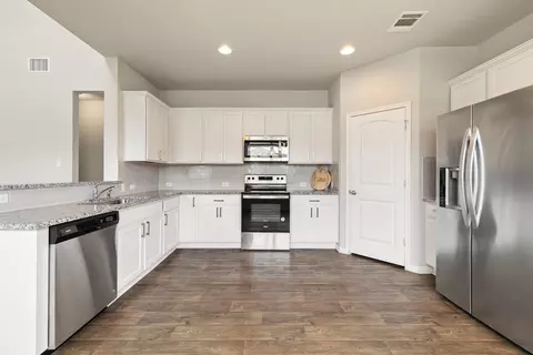 Kitchen - 102 Ashford Way, Georgetown, TX 78626 photo 2 of 3