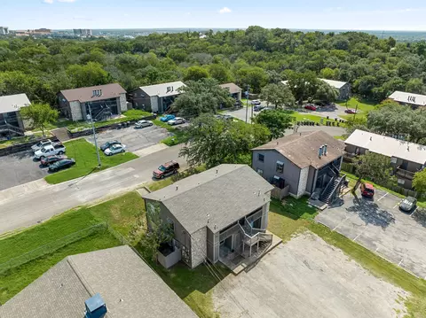 608 Bracewood Cir, San Marcos, TX 78666