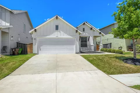 Exterior - 6000 Gerard Dr, Austin, TX 78744 photo 4 of 7