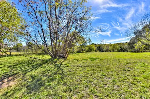 210 E Morrow St, Georgetown, TX 78626 photo 3