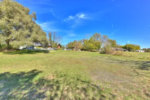 210 E Morrow St, Georgetown, TX 78626 photo 7