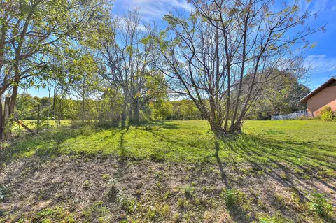 210 E Morrow St, Georgetown, TX 78626 photo 5