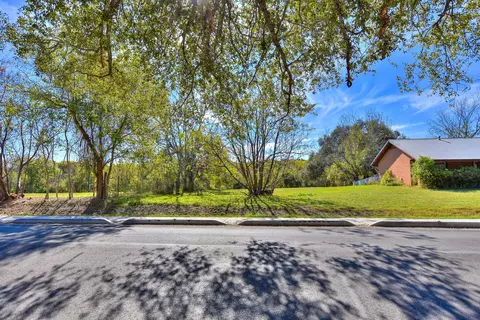 210 E Morrow St, Georgetown, TX 78626 photo 4