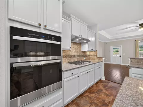 Kitchen - 435 Davis Mountain Cir, Georgetown, TX 78633 photo 4 of 4