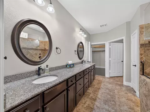 Bath - 435 Davis Mountain Cir, Georgetown, TX 78633 photo 1 of 4