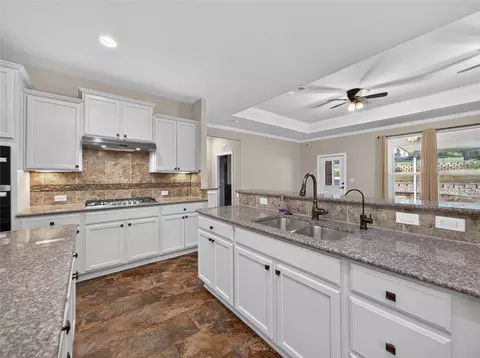 Kitchen - 435 Davis Mountain Cir, Georgetown, TX 78633 photo 3 of 4