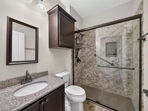 Bath - 435 Davis Mountain Cir, Georgetown, TX 78633 photo 3 of 4