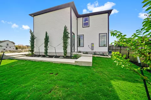 Exterior - 7804 Skytree Dr, Austin, TX 78744 photo 6 of 7