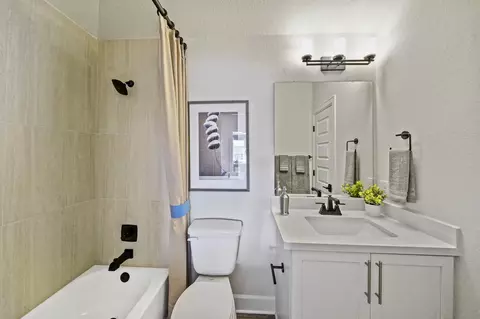 Bath - 7804 Skytree Dr, Austin, TX 78744 photo 3 of 3