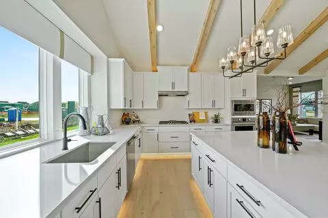 Kitchen - 7804 Skytree Dr, Austin, TX 78744 photo 3 of 4