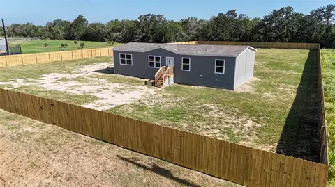 161 Azalea Ct, Dale, TX 78616