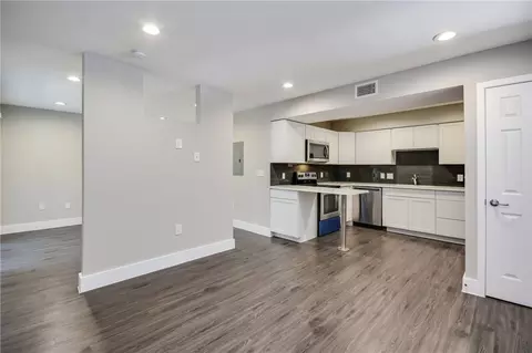 935 La Posada Dr #142, Austin, TX 78752