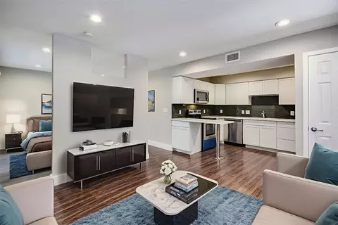 935 La Posada Dr #142, Austin, TX 78752