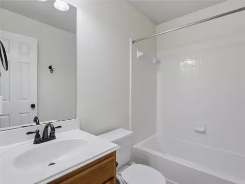 Bath - 168 Keystone Loop, Kyle, TX 78640 photo 1 of 1