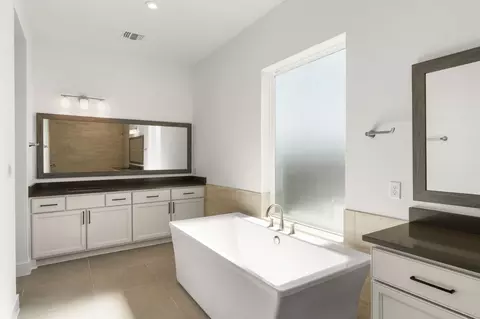 Bath - 3733 Salento Cv, Leander, TX 78641 photo 3 of 7