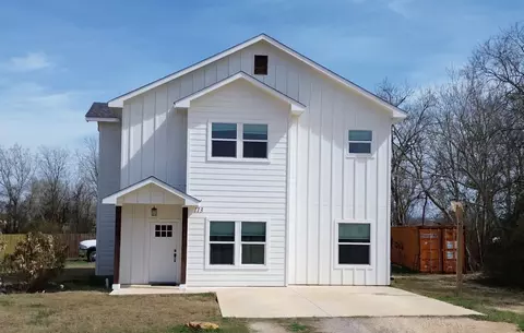113 S Lockhart St, Paige, TX 78659