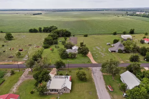 View/Area - 711 E Clark St, Bartlett, TX 76511 photo 2 of 13