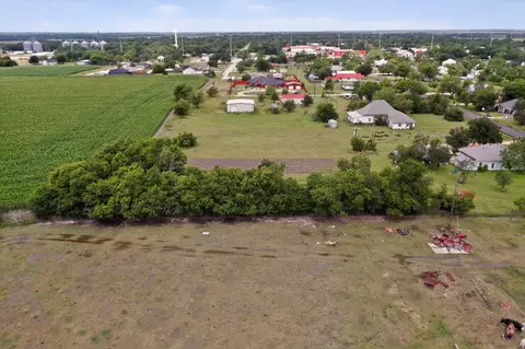 View/Area - 711 E Clark St, Bartlett, TX 76511 photo 9 of 13