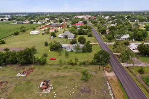 View/Area - 711 E Clark St, Bartlett, TX 76511 photo 8 of 13