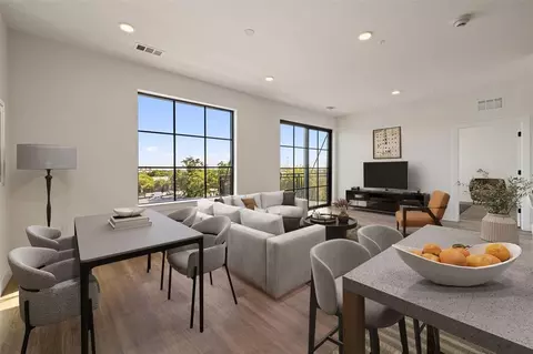 4315 S Congress Ave #332, Austin, TX 78745