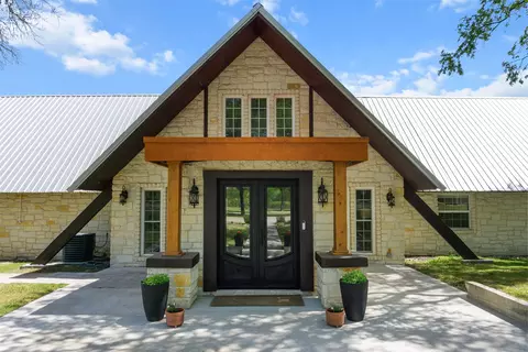 Exterior - 4530 Fm 86, Luling, TX 78648 photo 2 of 5