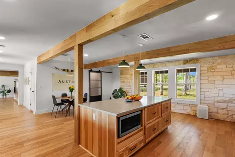 Kitchen - 4530 Fm 86, Luling, TX 78648 photo 2 of 4