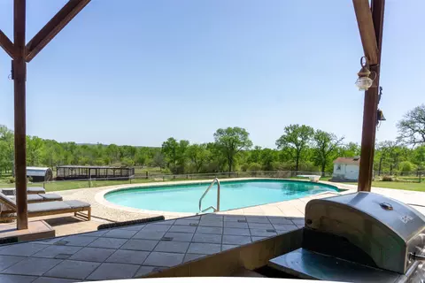 Exterior - 4530 Fm 86, Luling, TX 78648 photo 4 of 5