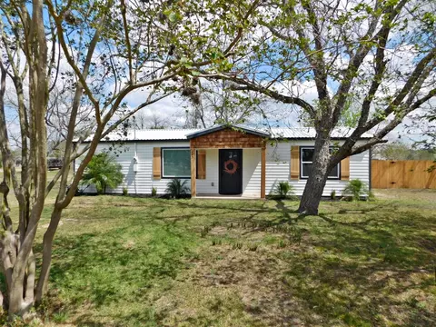 Exterior - 205 E Train St, Ellinger, TX 78938 photo 8 of 9