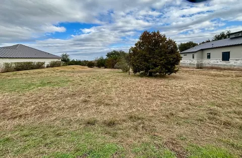 618 Broken Hills Dr, Horseshoe Bay, TX 78657
