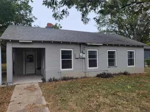 222 N Vaughan Ave, Seguin, TX 78155