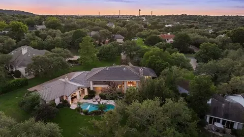 5 Championship Dr, The Hills, TX 78738