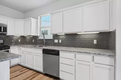 Kitchen - 2204 E 13th St #A, Austin, TX 78702 photo 4 of 5