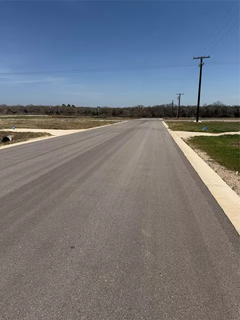 109 Sonoma Dr, Elgin, TX 78621 photo 4