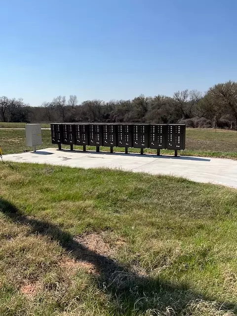 109 Sonoma Dr, Elgin, TX 78621 photo 2