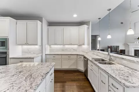 642 Jacksdaw Dr, Austin, TX 78737