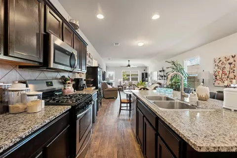 Kitchen - 3301 Tilmon Ln, Austin, TX 78725 photo 4 of 7