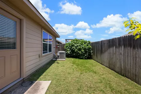 Exterior - 3301 Tilmon Ln, Austin, TX 78725 photo 6 of 10